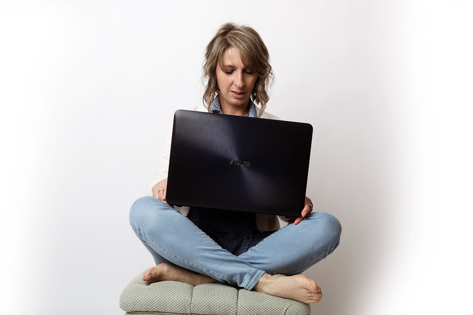 donna con computer